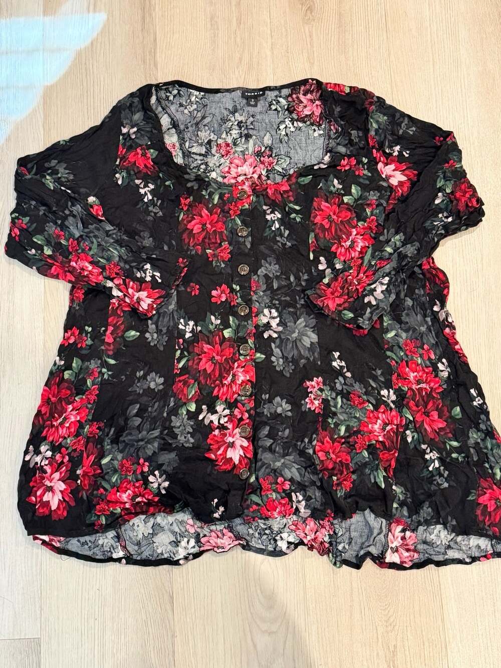 Torrid Floral Button-Front Top Size 3 Black Red Blouse